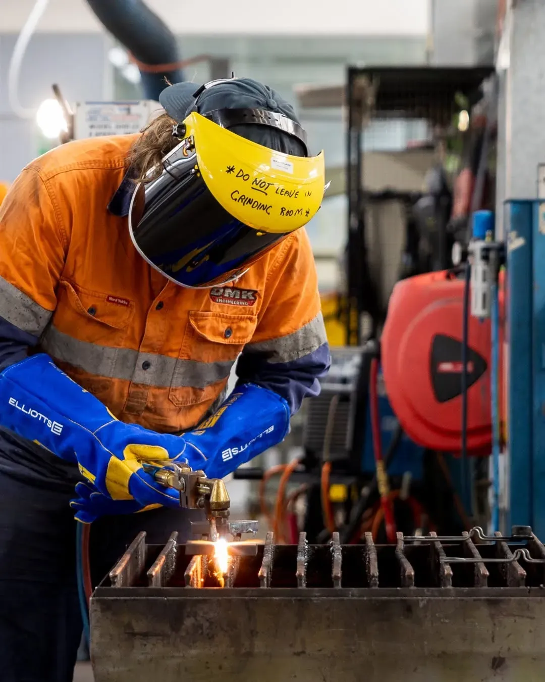 📸 Check out these action shots from the @WorldSkillsAu Mount Gambier Gala Day Regional Competitions!
With competitiors battling it out across 8 skill areas, the event was a huge success. A big thank you to our judges, lecturers and everyone who helped make it happen. And of course, a special shout out to all talented competitors. 👏
Now the big question remains... who will take out the top spots and represent Team SA? 🏅 Stay tuned! #WorldSkillsAustralia #WorldSkills #MountGambier #tafe