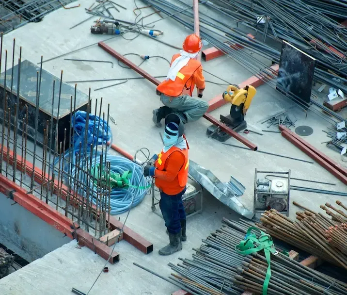 What kinds of jobs are there in construction?